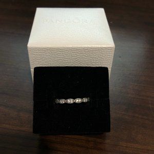 Pandora Simple Sparkle Band Ring